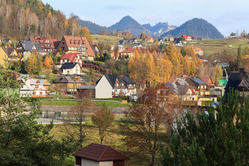 Fototapeta premium SROMOWCE WYZNE, POLAND - NOVEMBER 09, 2022: A village in polish mountain.