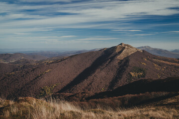 Obraz premium Bieszczady mountain inPoland. Autumn view of Polonina Wetlinska and Polonina Carynska
