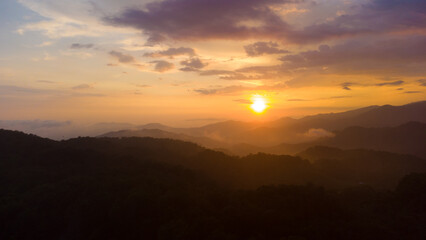 Obraz premium beautiful aerial landscape from the mountain at sunset