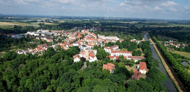 Bad Liebenwerda, Blick &uuml;ber das W&auml;ldchen zum Stadtzentrum 2022