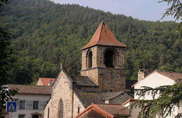 Fototapeta na wymiar Kirche in Lavoute-sur-loire