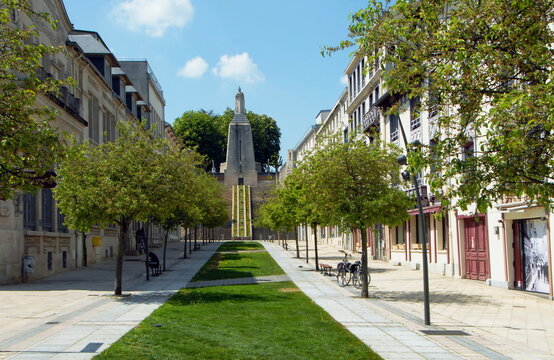 Monument &agrave; la Victoire et aux enfants de Verdun, inaugur&eacute; en 1929, Verdun, France