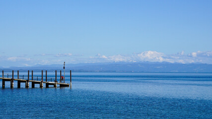 Steg am Bodensee mit Alpenblick 