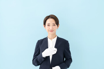 ビジネス・女性・ブルーバック