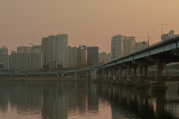 Fototapeta na wymiar the sunset of the Han River