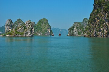 Fototapeta na wymiar 世界遺産 ベトナム・ハロン湾