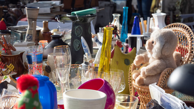 Verkaufsstand auf dem Tr&ouml;delmarkt