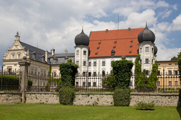 Fototapeta na wymiar das hist. Schloss Maxlrain bei Tuntenhausen in Bayern 