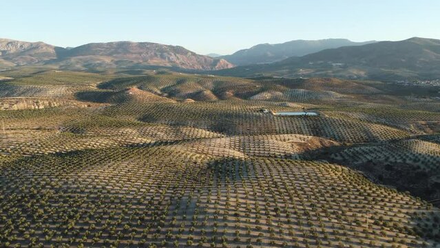 Video a&eacute;reo de la Sierra de Cazorla, m&aacute;s concretamente, la zona de la Cascada de La Malena.