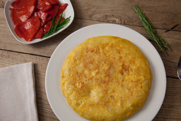 Tortilla de patatas, tortilla española, pimientos del piquillo