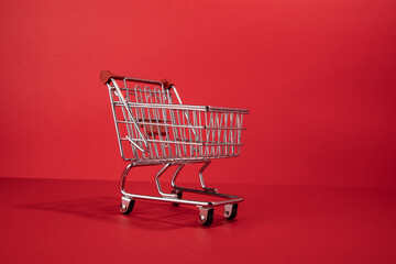 red empty shopping cart © TropicalNinjaStudio