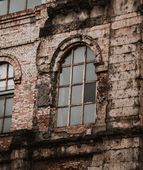 Fototapeta na wymiar ruins, old building with windows