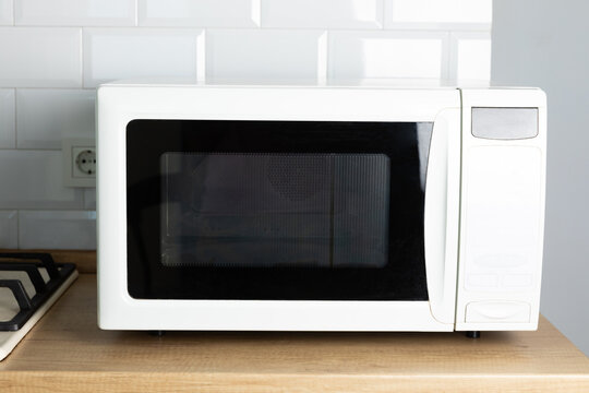 Microwave On Counter Images – Browse 9,265 Stock Photos,, 52% OFF