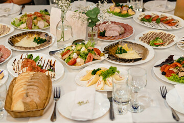 served table in restaurant