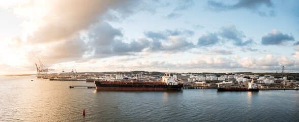 Panorama, Tankschiff, Raffinerie, Treibstoff, Lager, Frachtschiff, Hafen, Meer, Küste, Göteborg,...