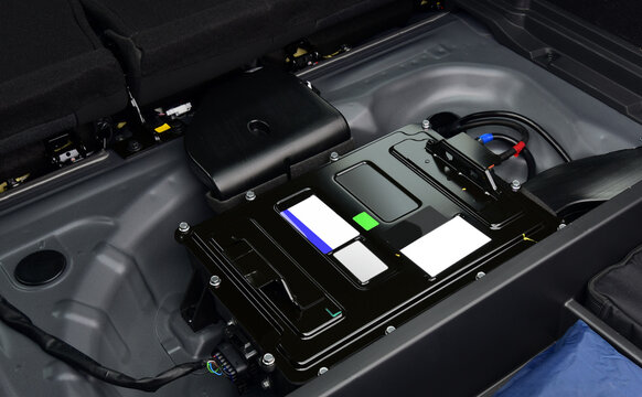 Li-Ion battery in a hybrid car