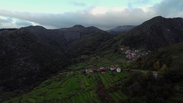 Filmagens de Drone dos Socalcos do Sistelo