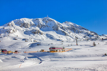 Fototapeta na wymiar Ski lift in the mountain in Obertauern in Austria