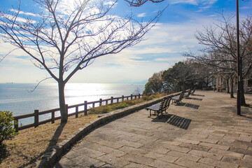 Fototapeta na wymiar 須磨浦山上遊園のベンチ