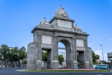 Fototapeta na wymiar Toledo Gate (Spanish: Puerta de Toledo), Madrid