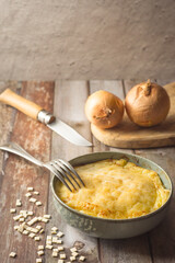 Croziflette savoyarde traditionnelle, plat convivial et chaleureux.