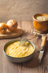 Croziflette savoyarde traditionnelle, plat convivial et chaleureux.