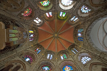 Blick vom Innern aus in die Kuppel der Kirche St. Gereon in Köln