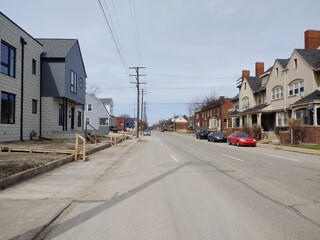 Fototapeta na wymiar an old city neighborhood street in detroit