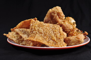 various fried foods, made from tempeh, tofu, bakwan, banana and sweet potato