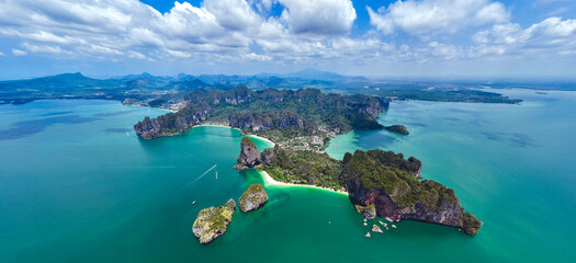 Obraz premium Aerial view of Railay and Phra nang Cave Beach in Krabi, Thailand