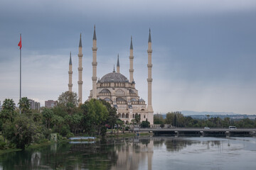 Fototapeta na wymiar Central Mosque and Seyhan River. Sabanci Merkez Camii. Adana, Turkey.
