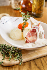 chicken rolls with potatoes