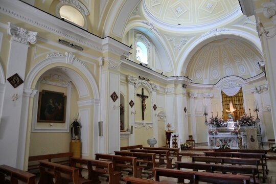 Serrara Fontana - Interno della Chiesa di Santa Maria del Carmine