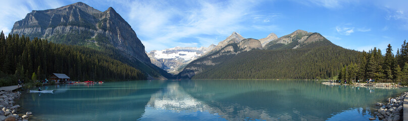 Fototapeta na wymiar View of Lake Louise in Banff National Park,Alberta,Canada,North America 