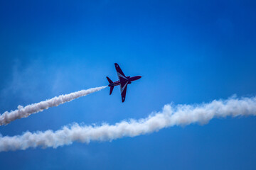 Avion dans le ciel, meeting aérien
