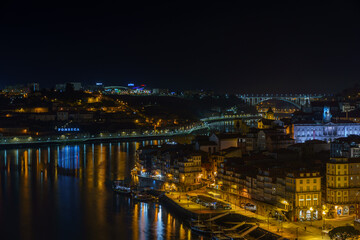 Fototapeta na wymiar Bridge view down to the river - Porto portugal