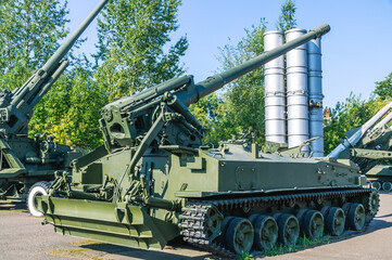 Fototapeta premium Soviet and Russian self-propelled artillery installations. Self-propelled howitzer. Tracked combat vehicle. Large-caliber self-propelled gun. Armament of the army.