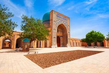 Fototapeta na wymiar Kok Gumbaz Mosque in Shahrisabz, Uzbekistan