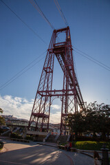 Puente de Vizcaya, tambi&eacute;n conocido como Puente Bizkaia, Puente colgante, Puente de Portugalete, o Puente colgante de Portugalete