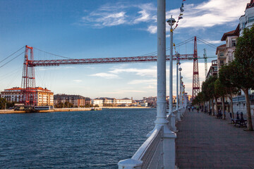 Puente de Vizcaya, también conocido como Puente Bizkaia, Puente colgante, Puente de Portugalete, o...