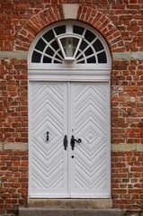 Historische weisse Tür, Eingang