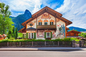 Fototapeta na wymiar Rotkappchenhaus with luftlmalerei painting in Oberammergau