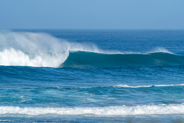 Fototapeta premium Perfect wave in the ocean surf background