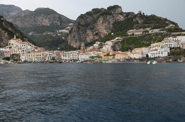 Fototapeta premium Beautiful view of the sea near the mountains in Amalfi, Italy