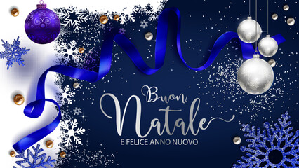 tarjeta o pancarta con Feliz Navidad y Feliz Año Nuevo en plata sobre un fondo azul marino y blanco con copos de nieve, bolas de Navidad, una cinta azul y brillo plateado