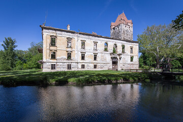 Fototapeta premium The ruin of the castle Pottendorf in Austria