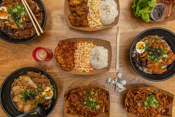 Dishes with great Asian food recipes in street cookers, beef noodles and oyster sauce, Vietnamese rolls, vegetable noodles, duck noodles, shrimp tempura and fried gyozas, chicken curry