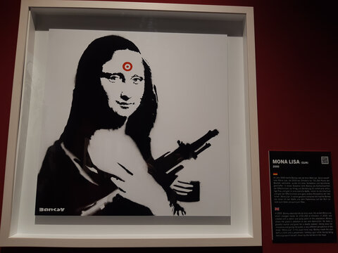 "Mona Lisa with AK47" - Ausstellung Banksy im Technikum in Mülheim-Ruhr