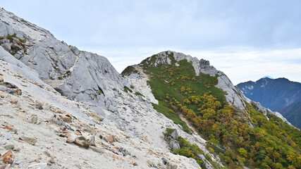 南アルプス甲斐駒ヶ岳と摩利支天の秋