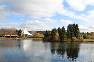 Fototapeta na wymiar landscape with lake, William Hawrelak Park, Edmonton, Alberta